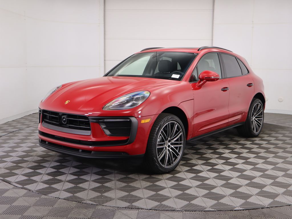 Thumbnail: 2025 Porsche Macan - 1