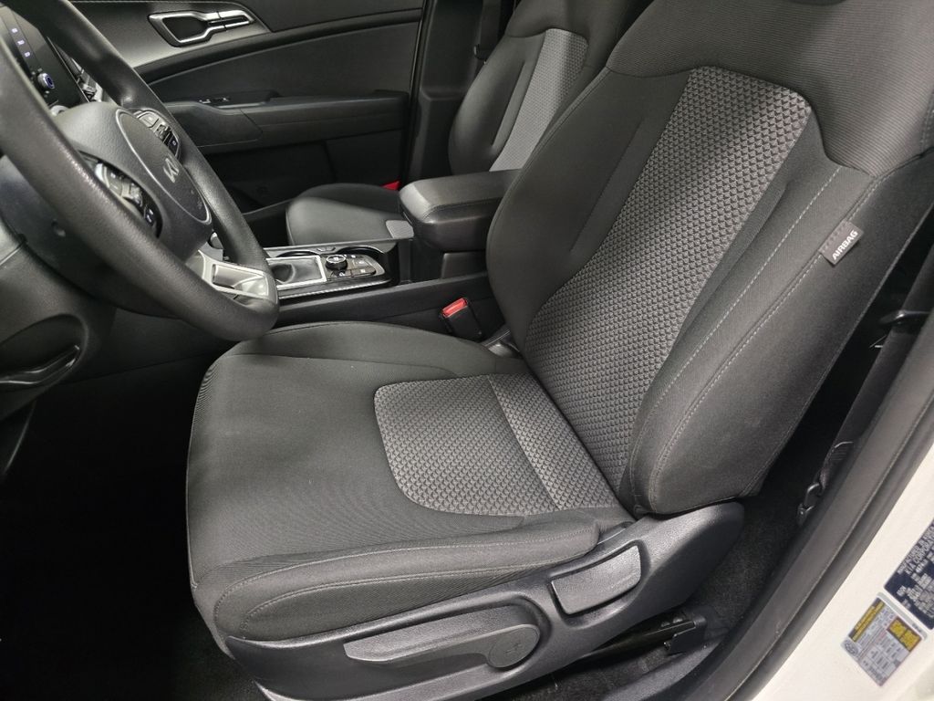 Used 2024 White Kia LX image 20