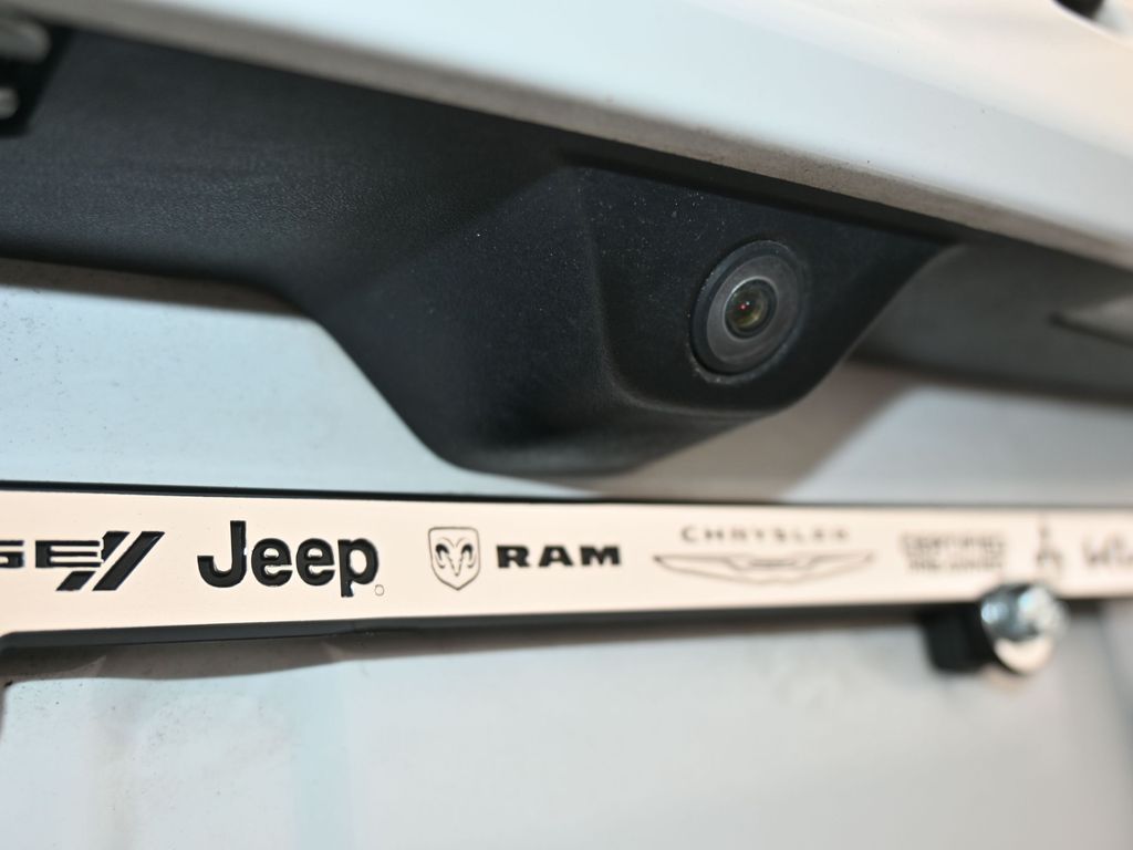 Used 2018 Bright White Clearcoat Jeep Altitude image 29