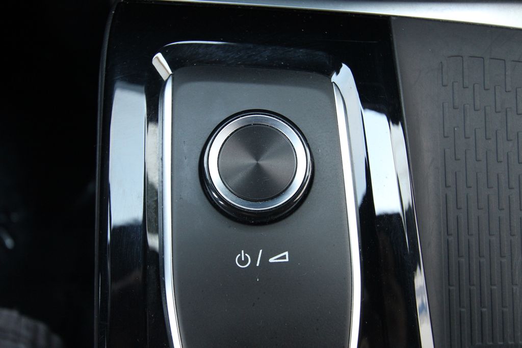 Used 2025 Buick Enclave SUV
