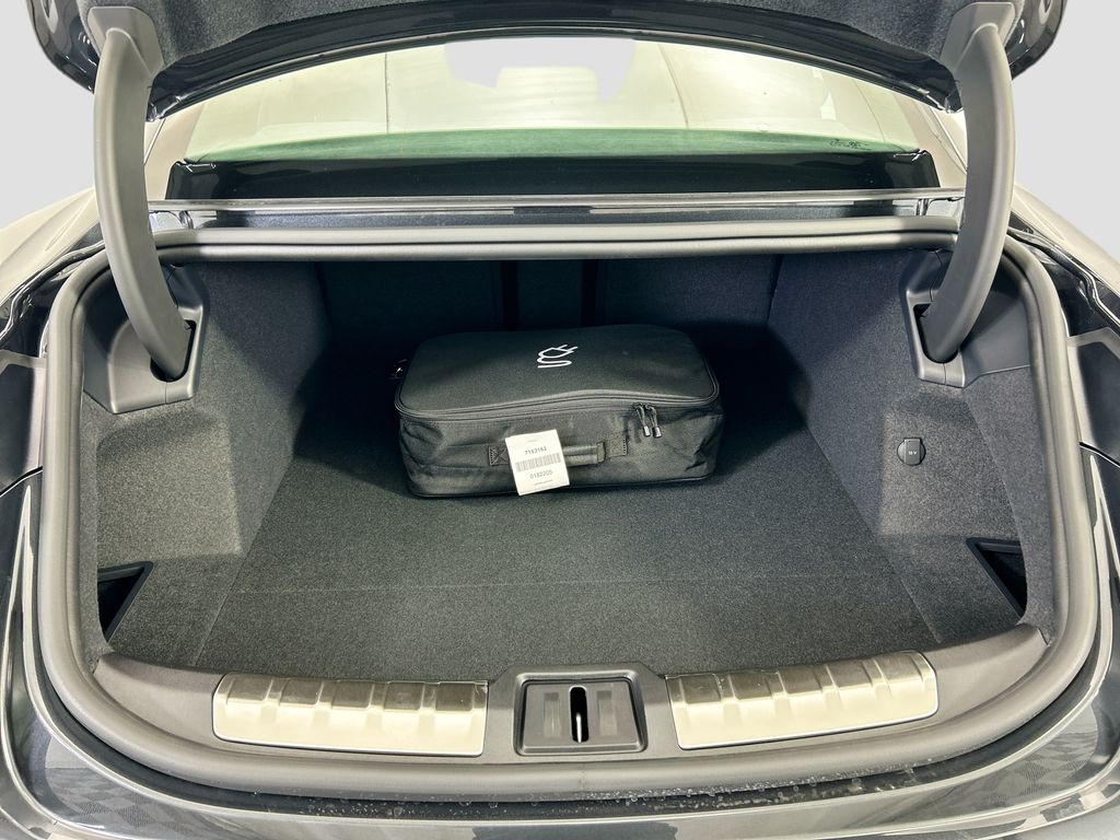 Thumbnail: 2026 Porsche Taycan - 29