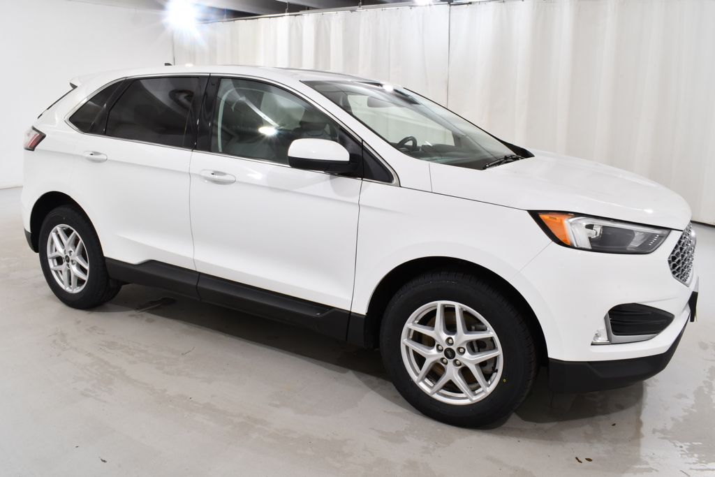 Used 2023 White Ford SEL image 5
