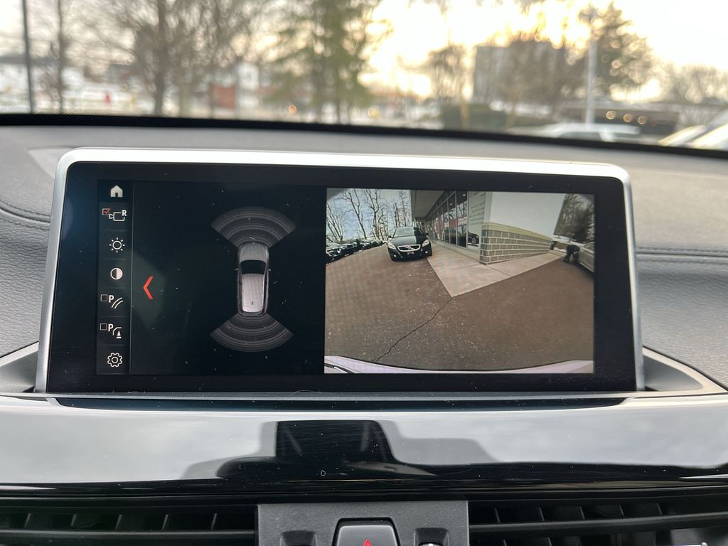 Thumbnail: 2021 BMW X1 - 17