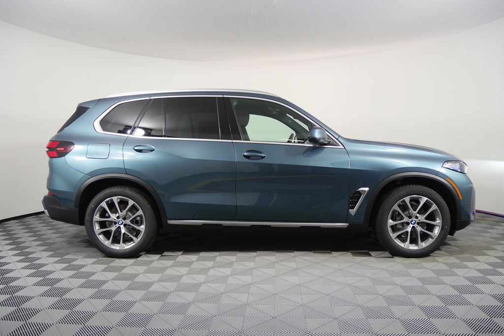 Thumbnail: 2026 BMW X5 - 2
