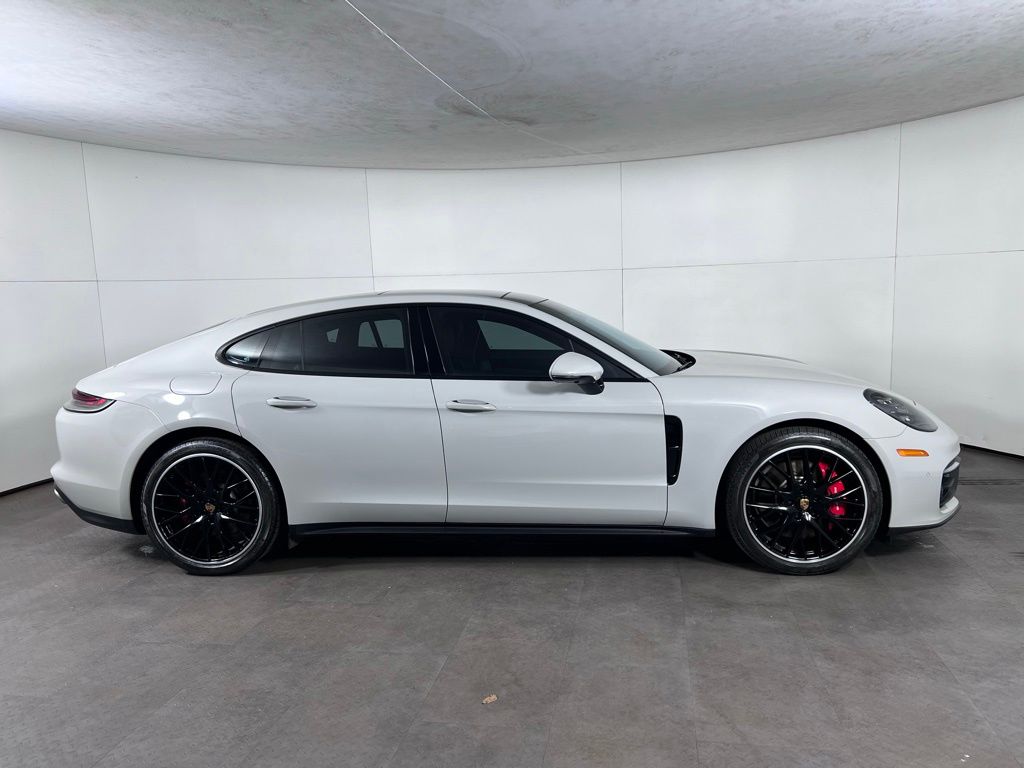 Certified Used 2023  Porsche 4S image 3