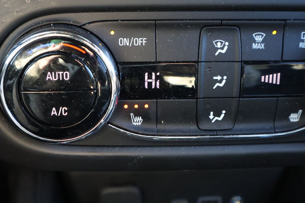 Thumbnail: 2023 Chevrolet TrailBlazer - 24