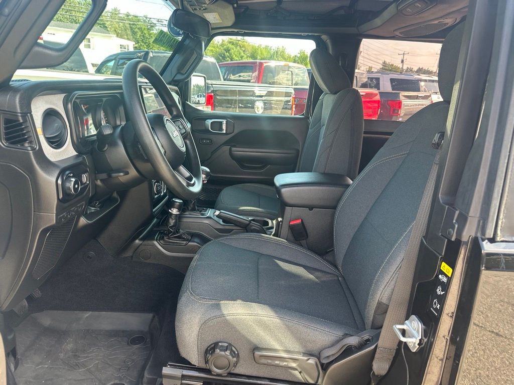 Used 2025 Jeep Wrangler SUV