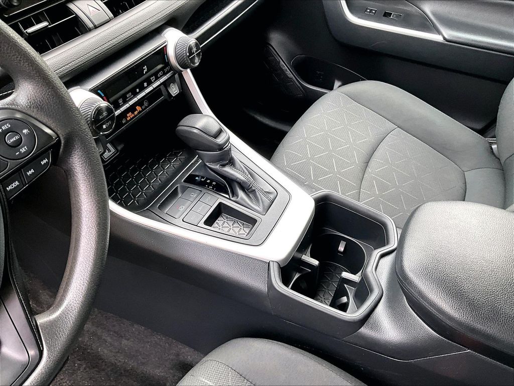 2024 Toyota RAV4 — photo 20