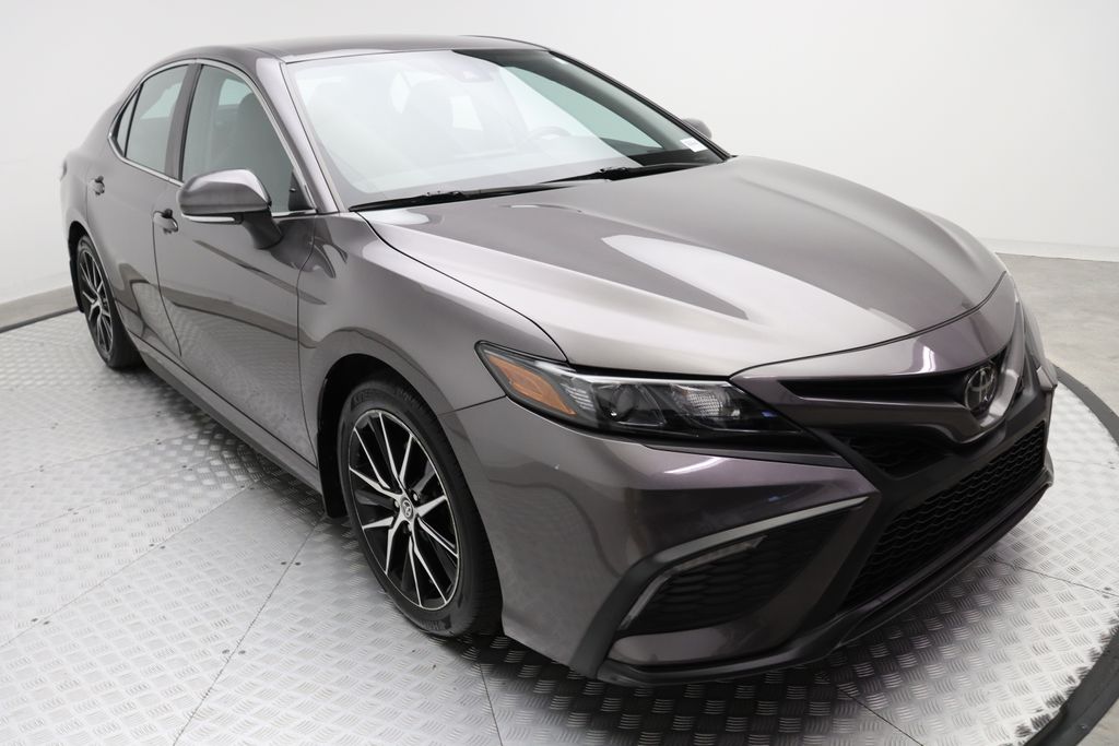 2022 Toyota Camry SE 6