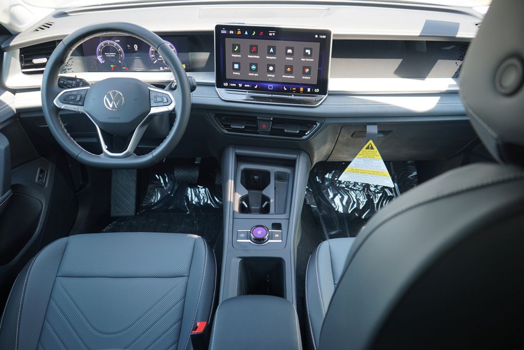 Thumbnail: 2025 Volkswagen Tiguan - 8