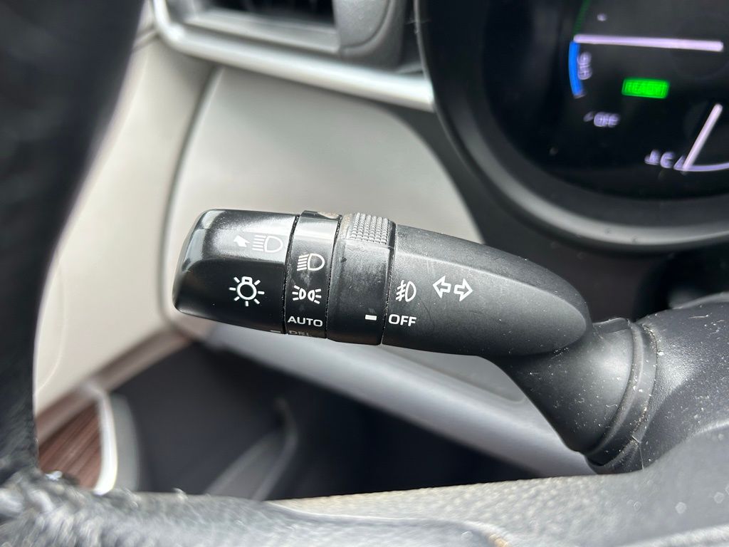 Thumbnail: 2021 Toyota Sienna - 23