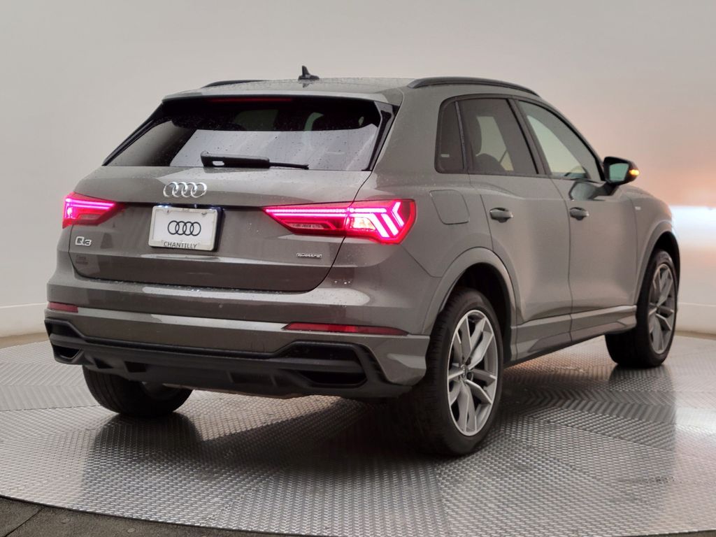 Thumbnail: 2023 Audi Q3 - 5