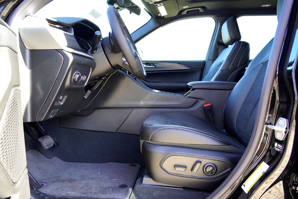 New Car 2025 Jeep Grand Cherokee L  Altitude X For Sale Under $40,000 In Taylor, Texas