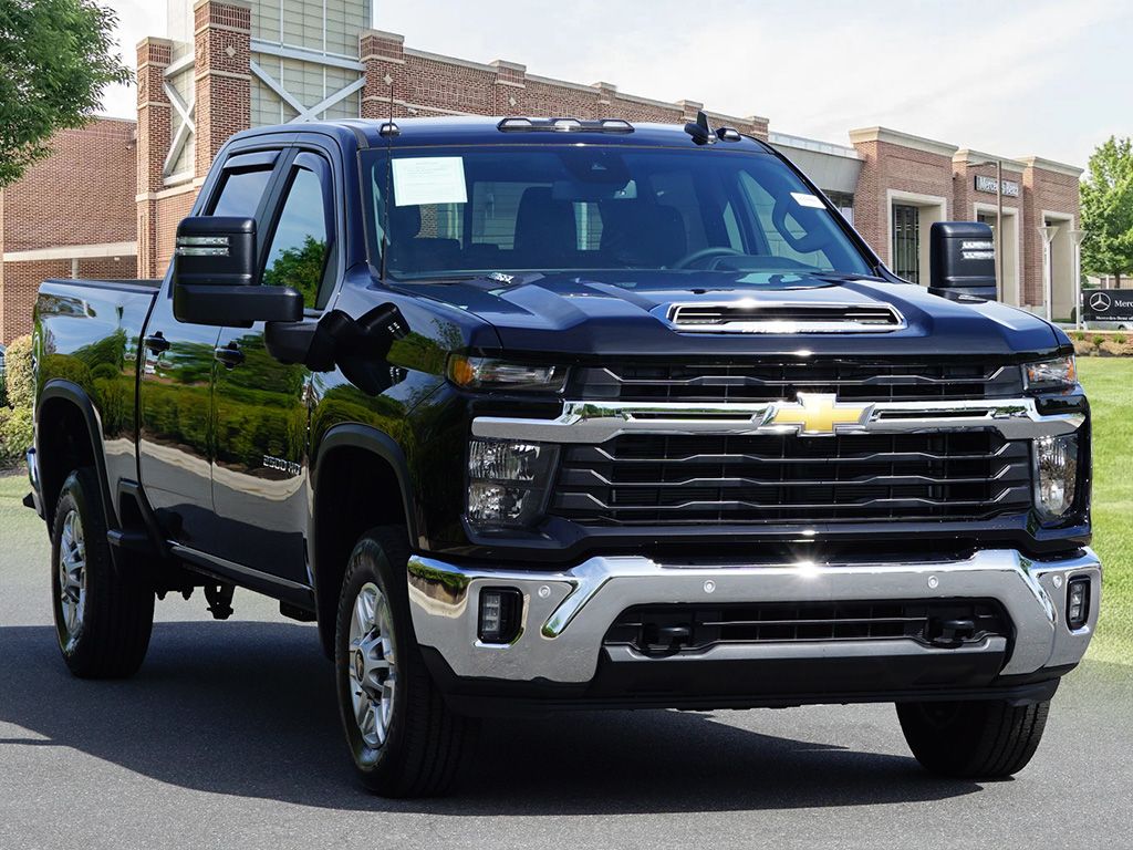 Thumbnail: 2025 Chevrolet Silverado 2500 - 3