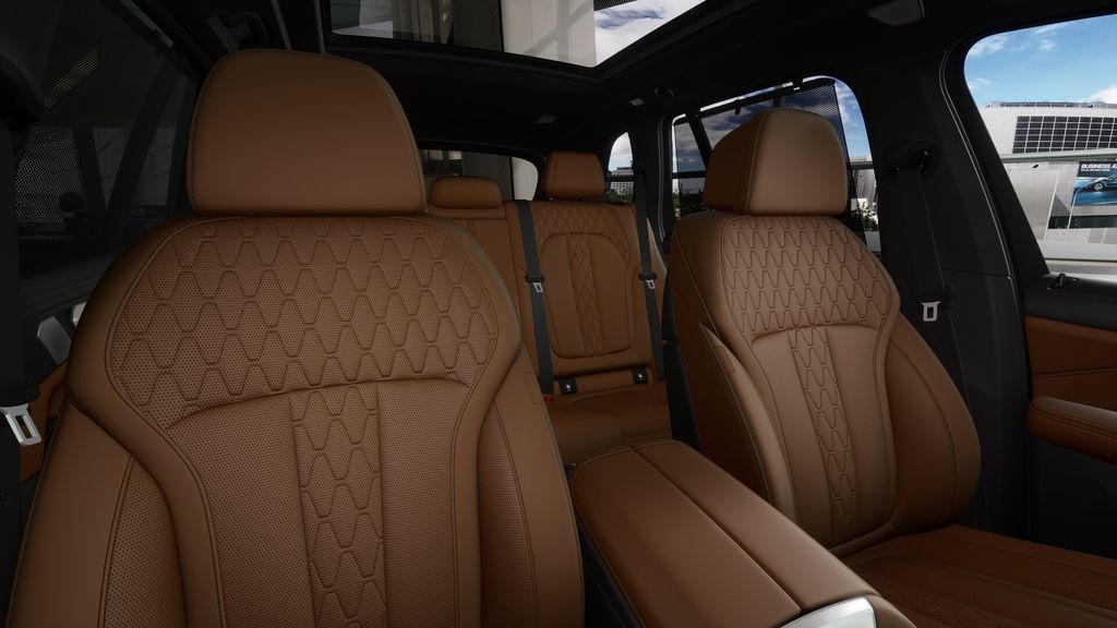 2026 BMW X5 M60i 11
