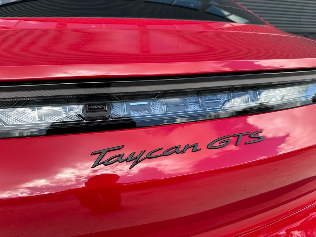 Thumbnail: 2025 Porsche Taycan - 12