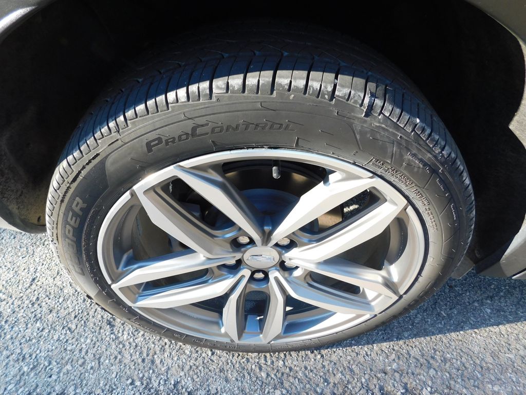 Thumbnail: 2022 Cadillac XT4 - 8