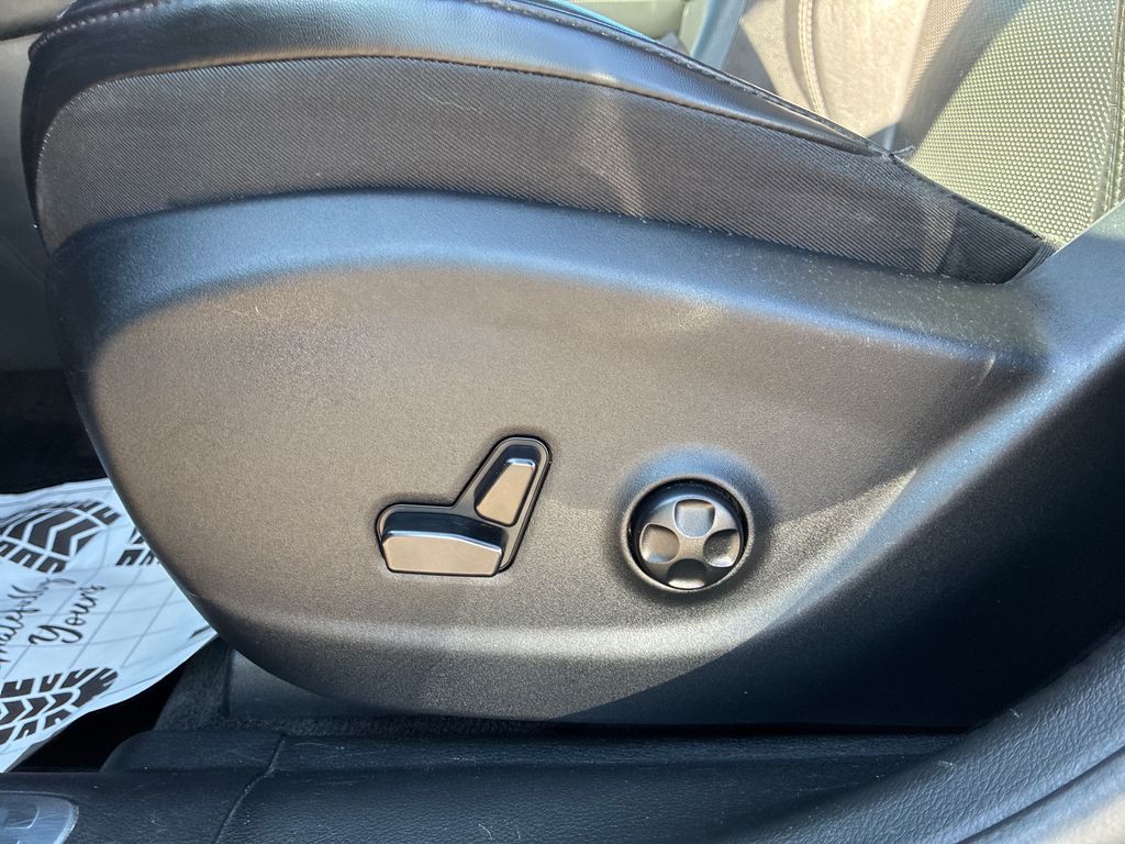 2019 Jeep Cherokee Limited - 11