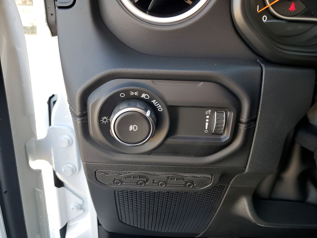 New 2026 White/off-white Jeep Sahara image 31