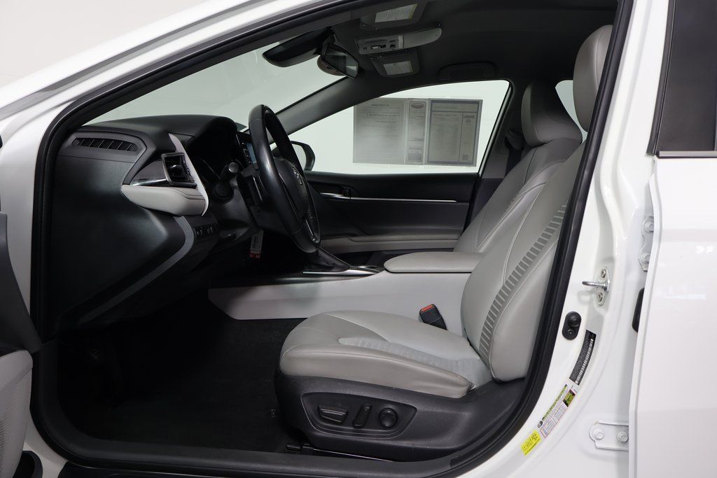 Thumbnail: 2022 Toyota Camry - 10