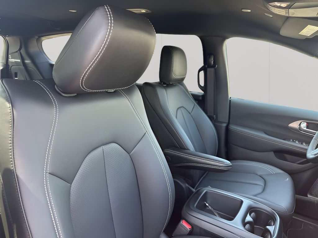 New 2026 White Chrysler LX image 23