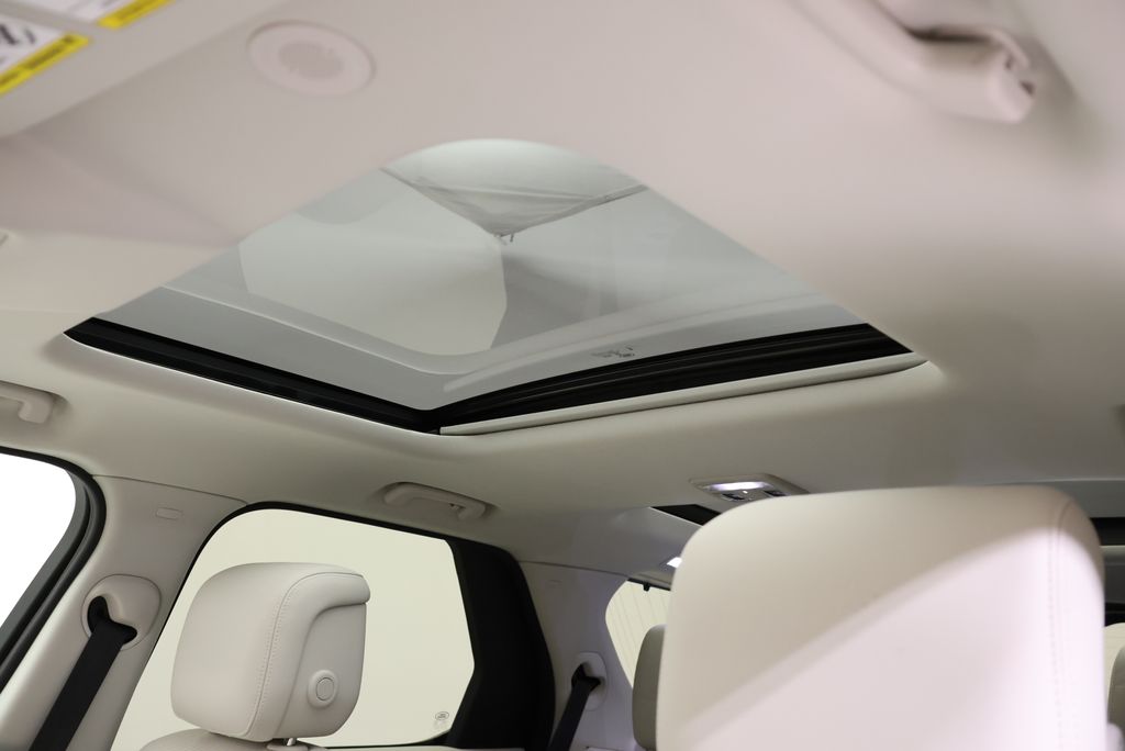 Thumbnail: 2026 Land Rover Discovery - 13
