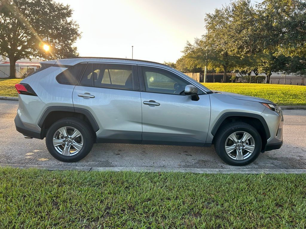 Thumbnail: 2022 Toyota RAV4 - 6