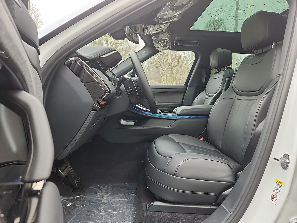 Thumbnail: 2026 Land Rover Range Rover Sport - 6