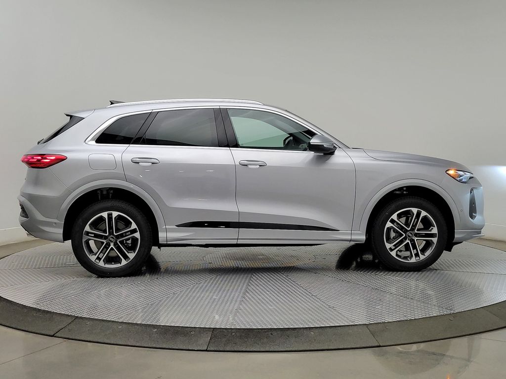 Thumbnail: 2026 Audi Q5 - 6