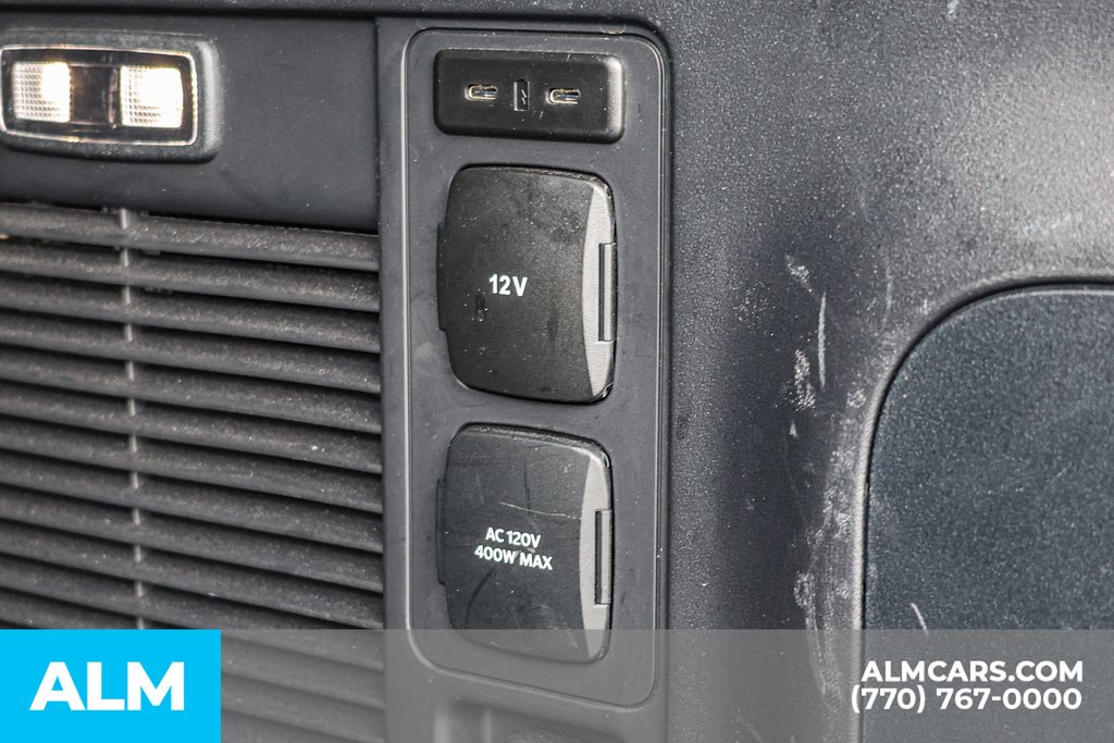 Used 2025 Silver Ford Platinum image 25
