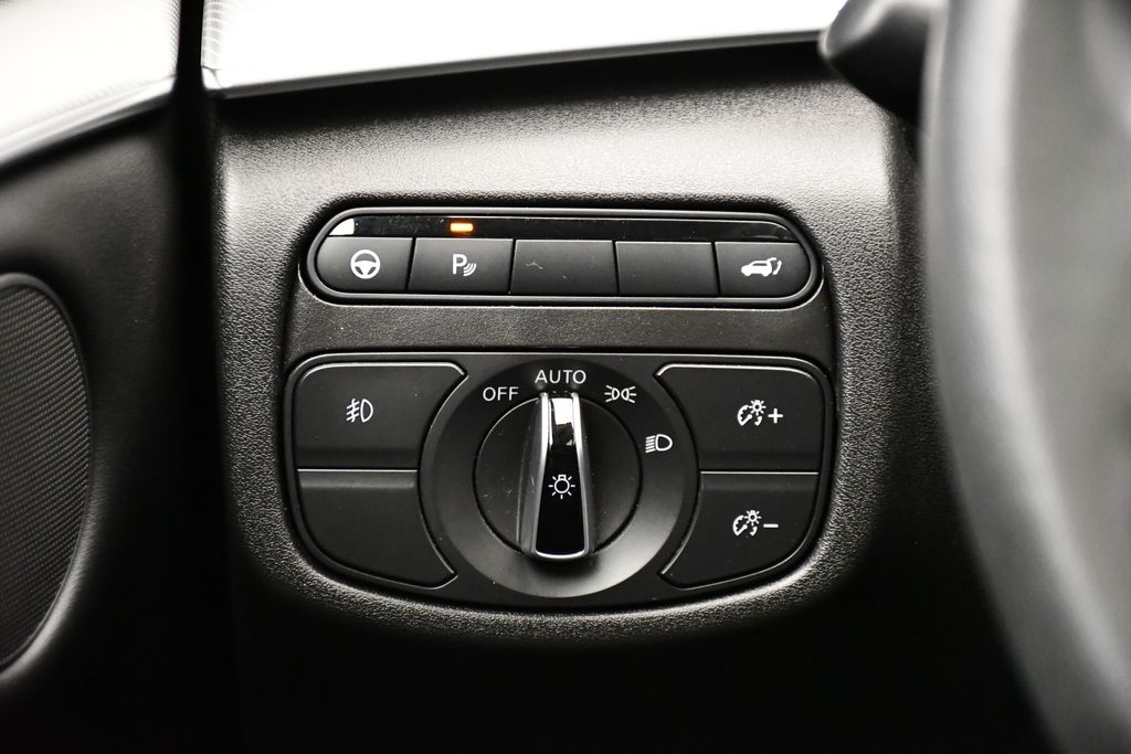 Thumbnail: 2021 INFINITI QX50 - 21