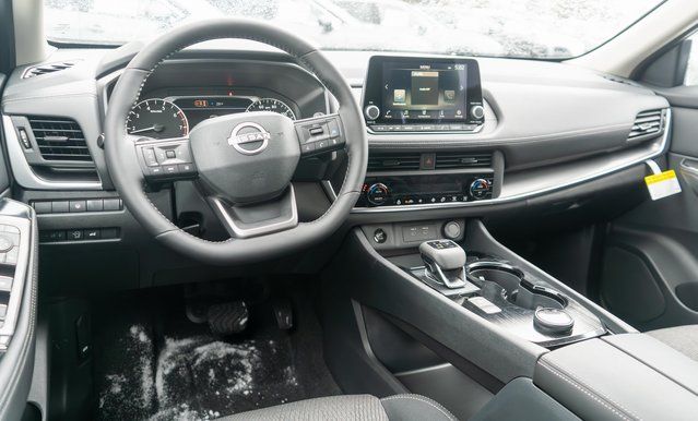 2026 Nissan Rogue SV - 9
