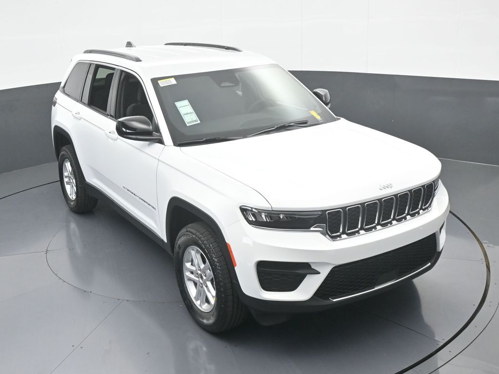 Used 2025 Bright White Clearcoat Jeep Laredo image 51