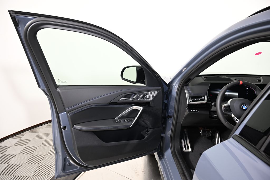 Thumbnail: 2025 BMW X1 - 23