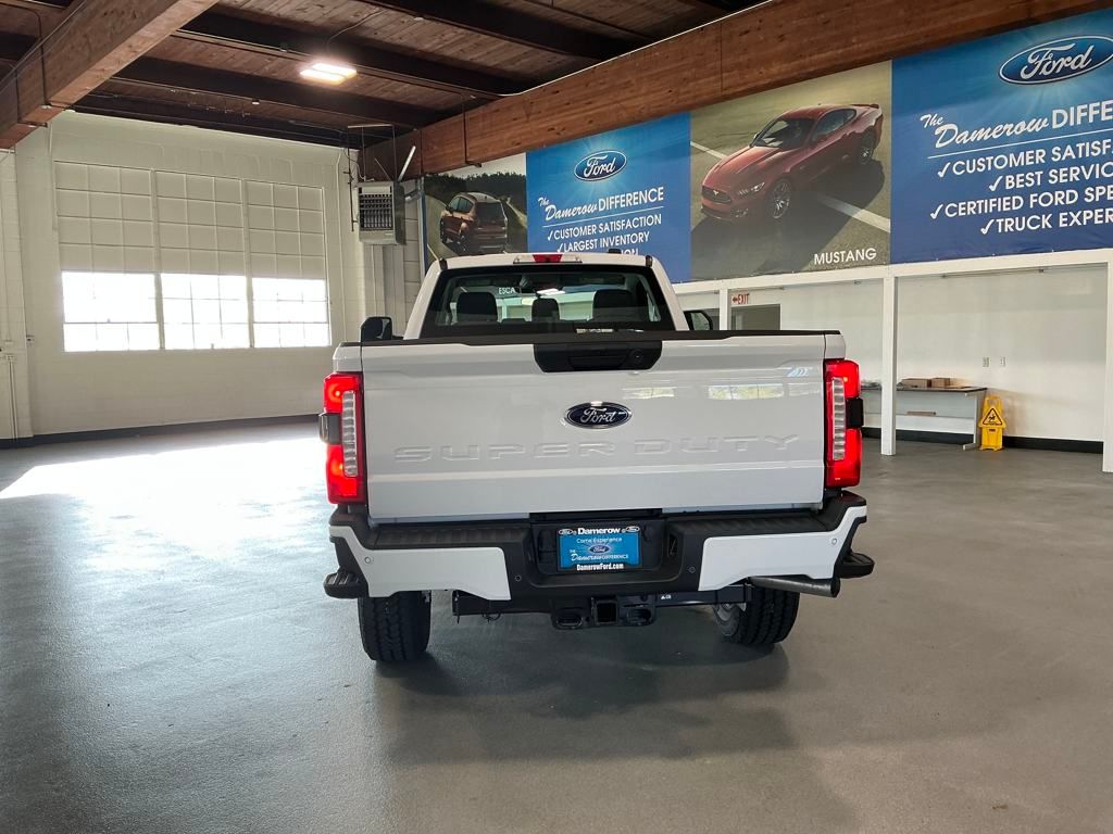 2025 Ford F-350SD  photo