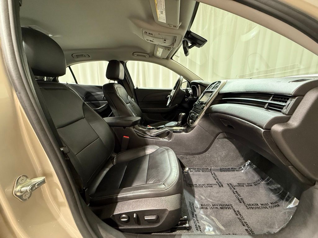 Thumbnail: 2016 Chevrolet Malibu - 19