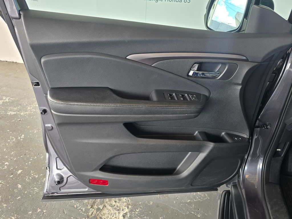 Thumbnail: 2016 Honda Pilot - 24