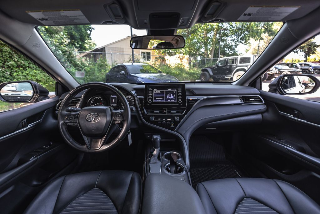 2024 Toyota Camry SE Nightshade thumbnail 21