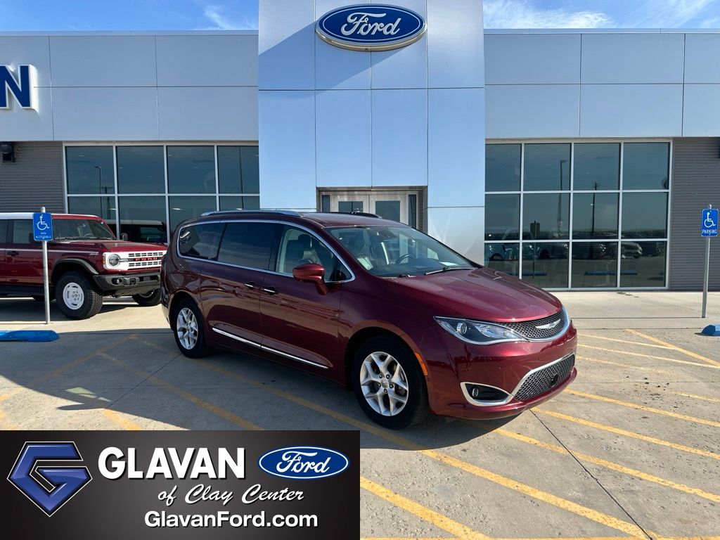 Velvet Red Pearlcoat 2020 Chrysler Pacifica Minivan Front-Wheel Drive 9-Speed Automatic