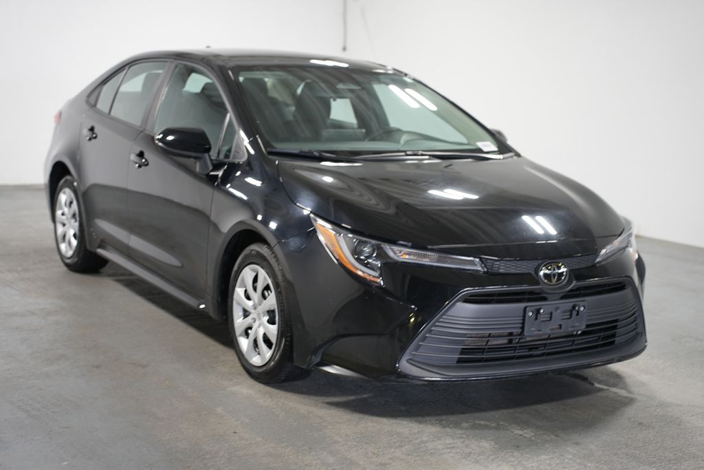 2023 Toyota Corolla LE 3