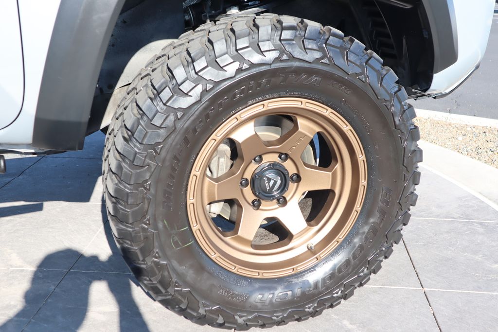 Thumbnail: 2019 Toyota Tacoma - 31