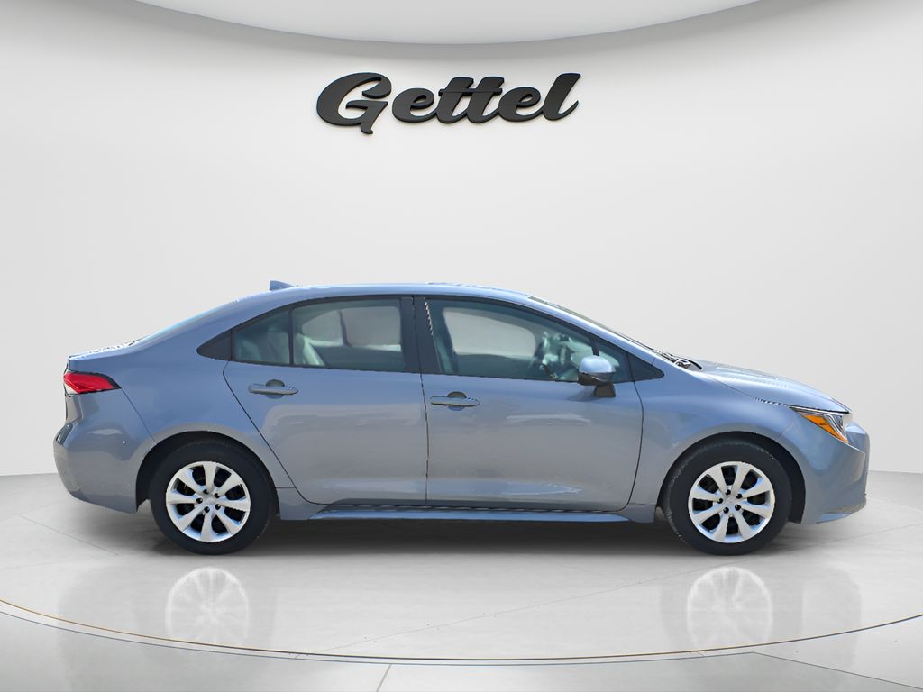 Used 2024  Toyota LE image 4