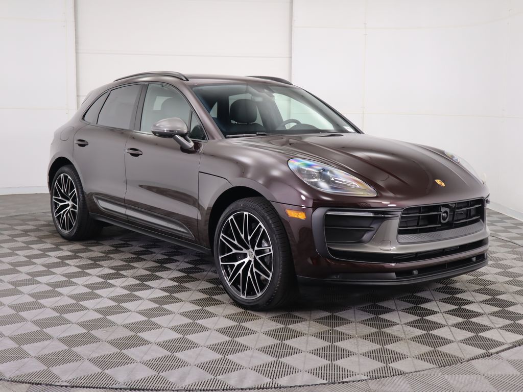 Thumbnail: 2025 Porsche Macan - 9