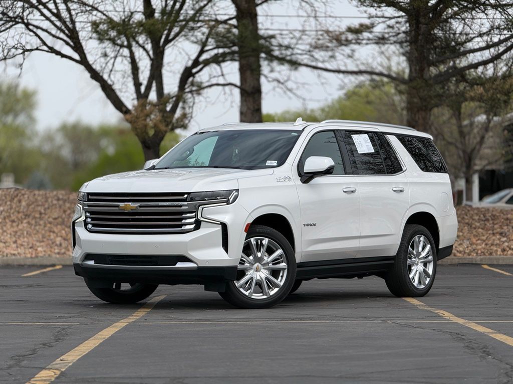 White (Iridescent Pearl Tricoat) 2021 Chevrolet Tahoe High Country 4WD SUV / Crossover Four-Wheel Drive Automatic
