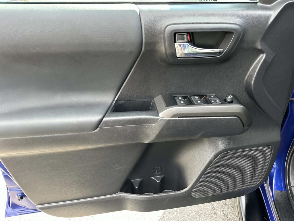 Thumbnail: 2023 Toyota Tacoma - 28