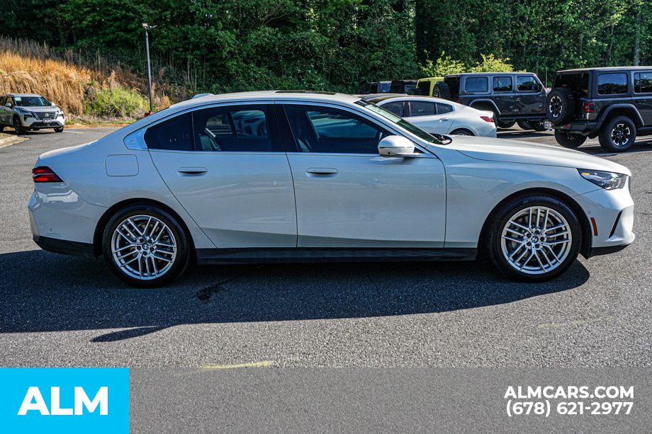 Used 2025 White BMW 530i image 9