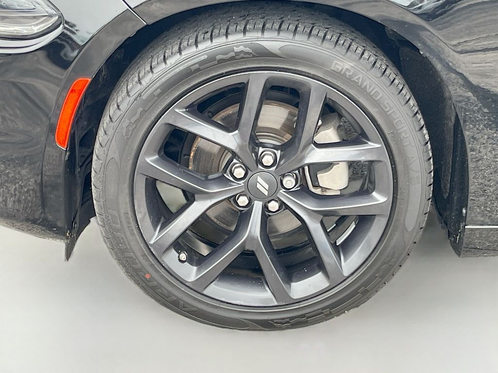 Used 2023 Black Dodge SXT image 30