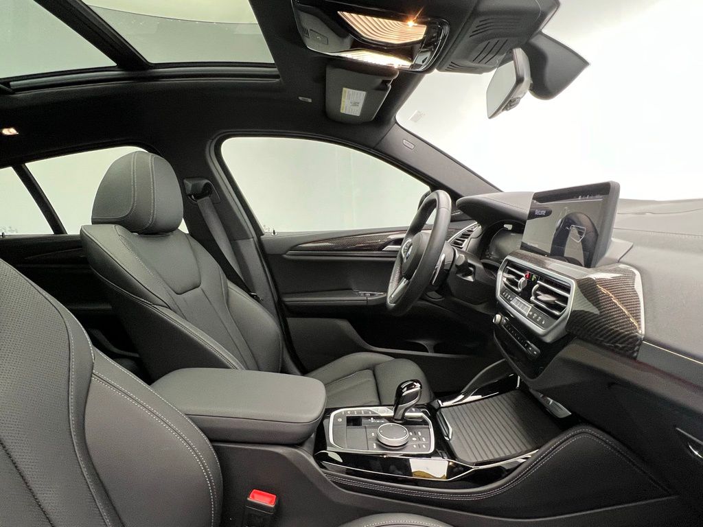 Thumbnail: 2024 BMW X4 - 6