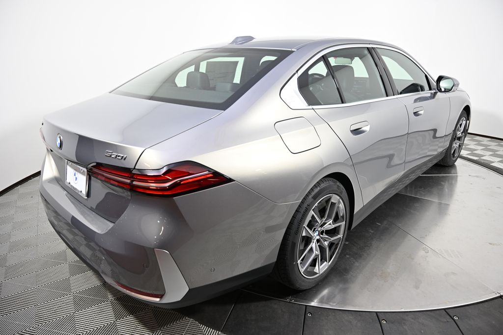 Thumbnail: 2026 BMW 5 Series - 5