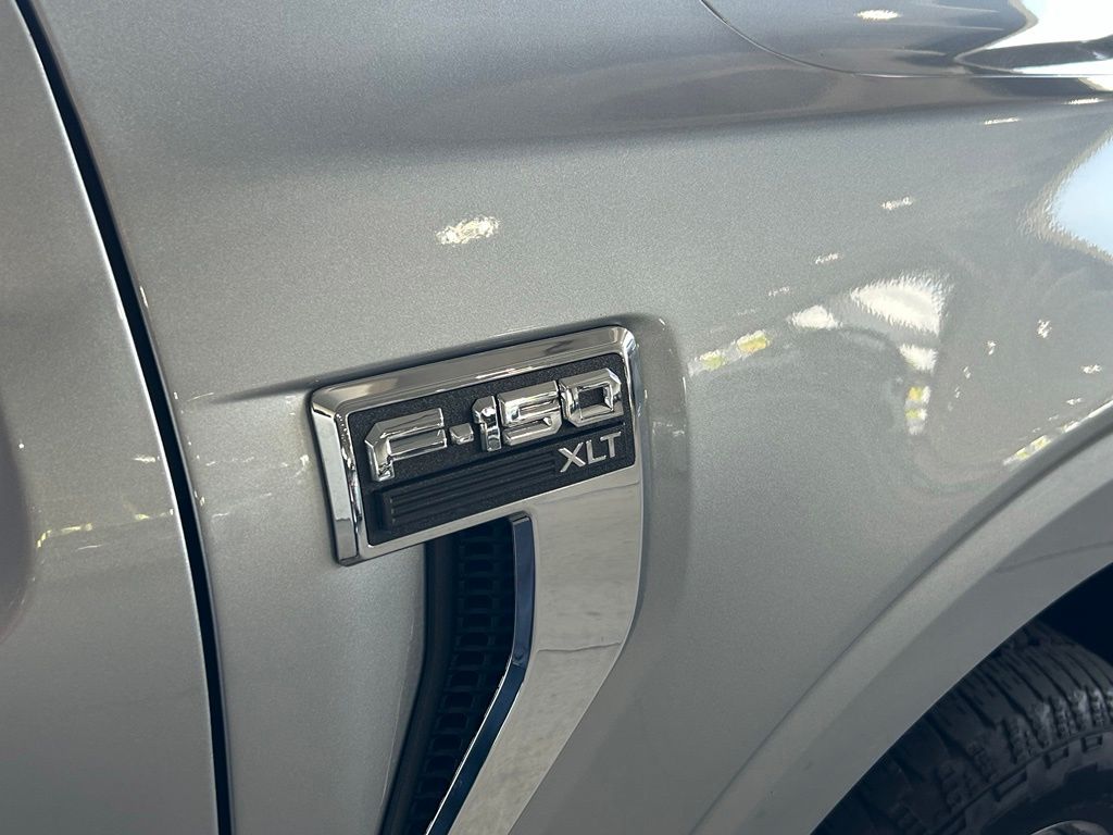 Used 2025 Silver Metallic Ford XLT image 15